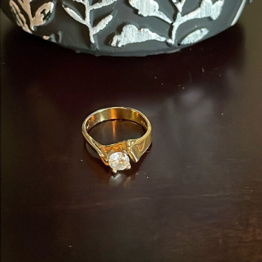 Vintage Avon Fashion Ring